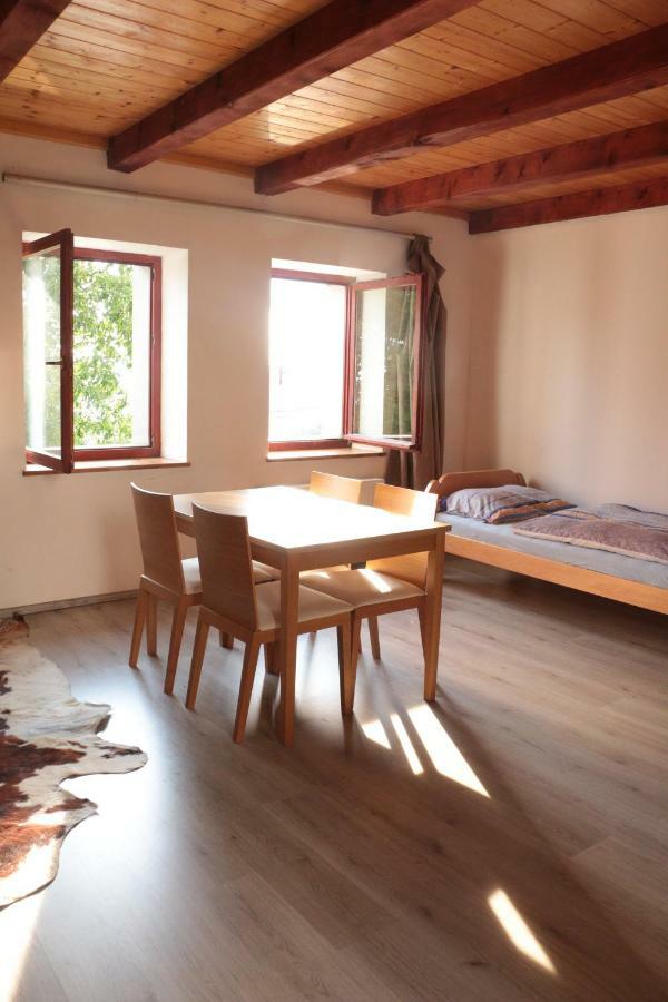 Stonehouse Apartment โนวาโกริคา ภายนอก รูปภาพ