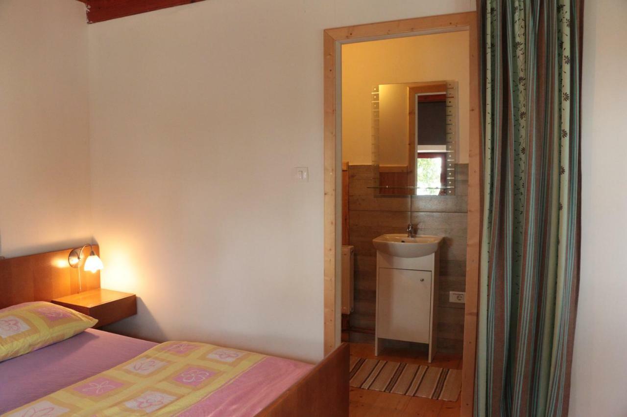 Stonehouse Apartment โนวาโกริคา ภายนอก รูปภาพ