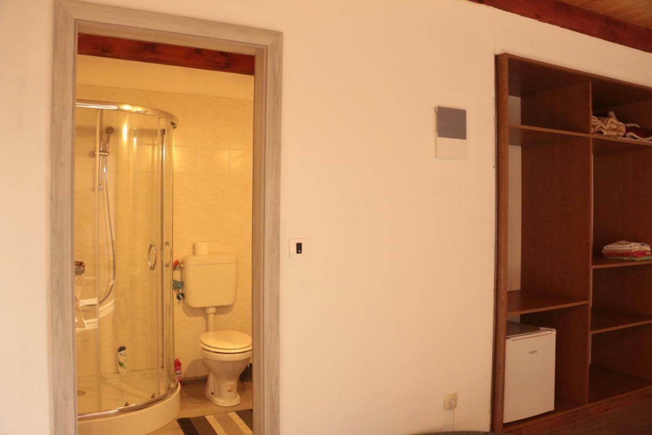 Stonehouse Apartment โนวาโกริคา ภายนอก รูปภาพ